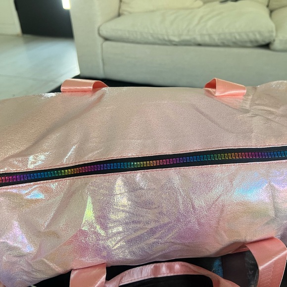 NWT! Sparkly Light Pink Duffel Bag - Picture 3 of 4